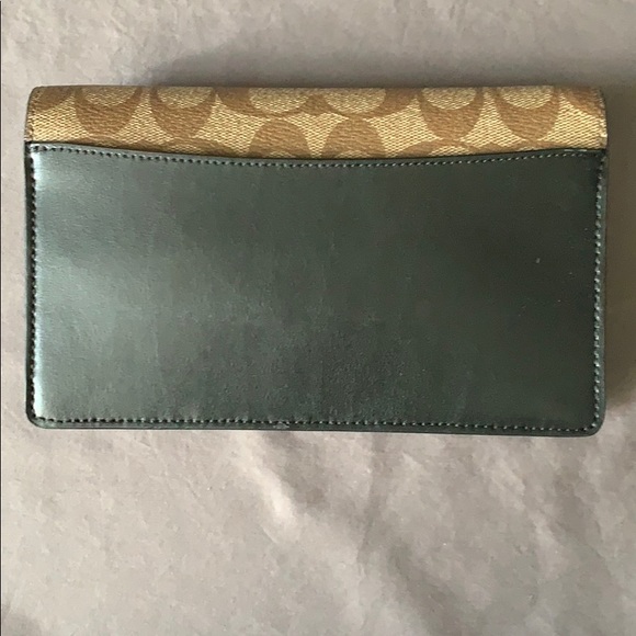 BNWT COACH x DISNEY “SNOW WHITE” CROSS BODY BAG - Picture 2 of 8